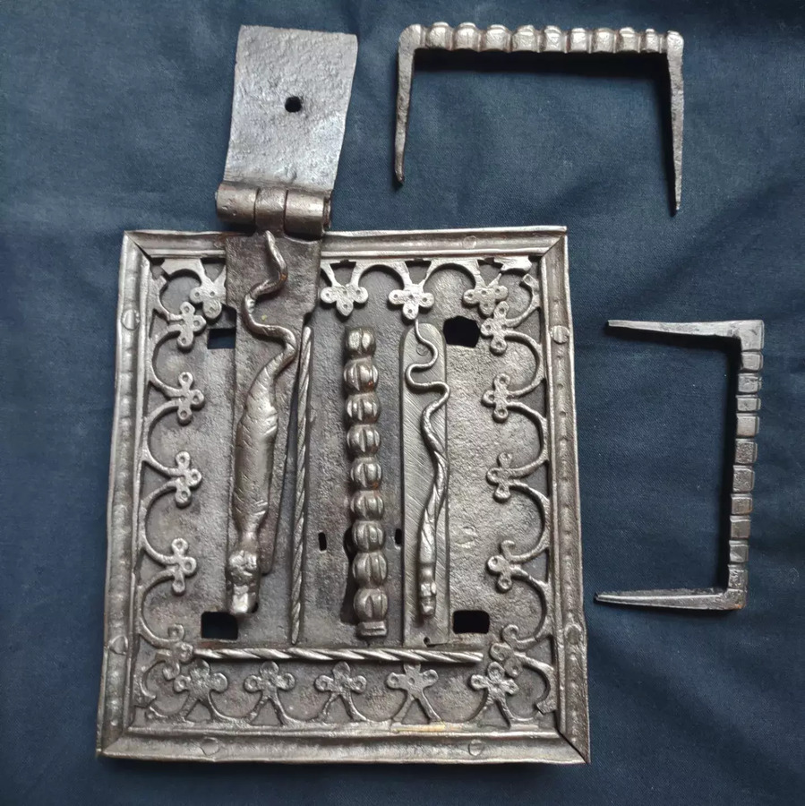 Antique Amazing gothic chest lock