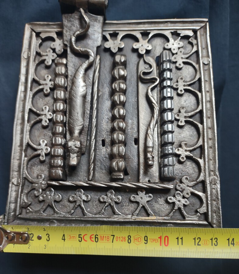 Antique Amazing gothic chest lock