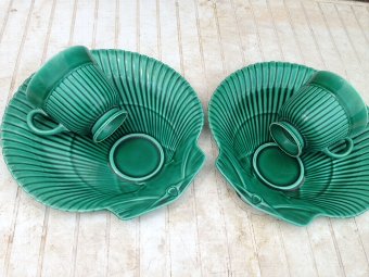 Two green fluted designed Etruria Barlaston Wedgewood cups with matching saucers, are in excellen...