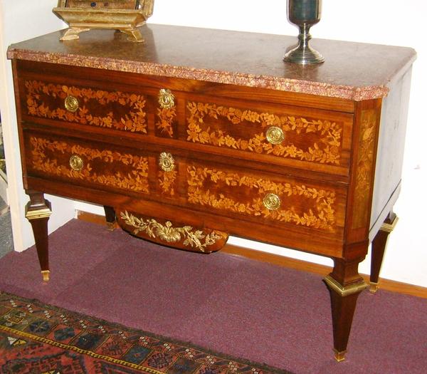 Marqueterie chest of drawers