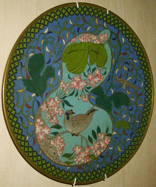 Decorative plate with guinea-fowl