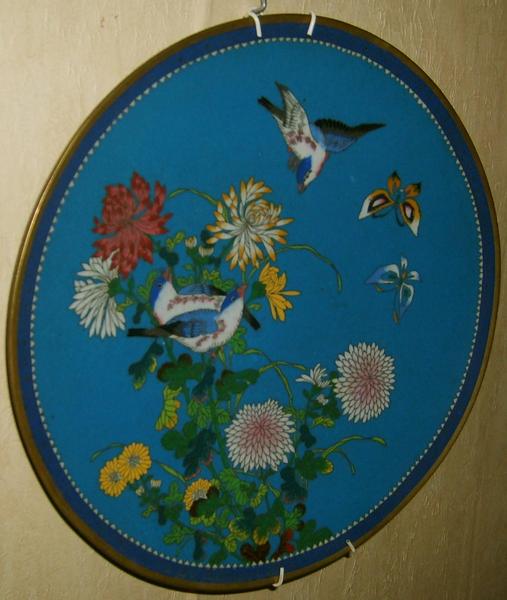 Decorative plate with birds