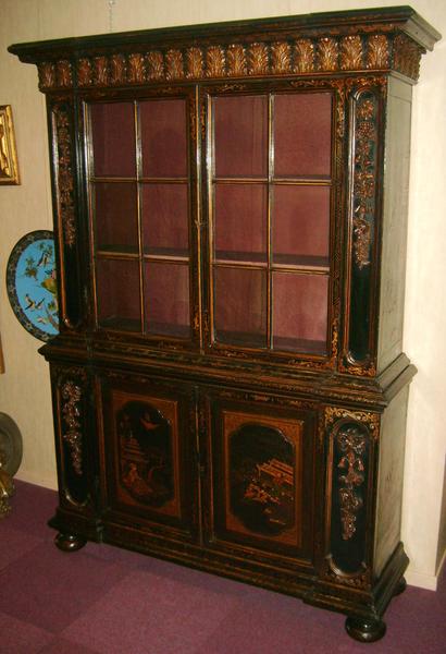 Chinoiserie show-case cupboard