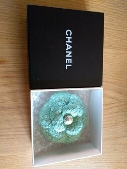 Antique CHANEL - Camellia brooch, LARGE, mint green, pearl centre with CC Logo, PERFECT!