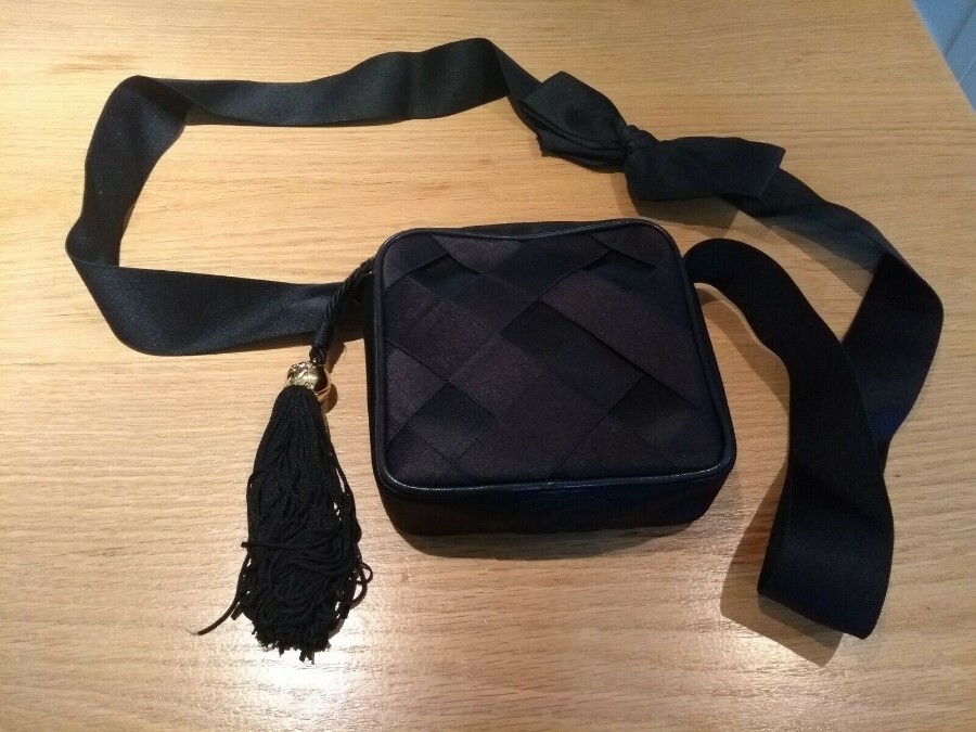 Mua Túi Đeo Chéo Chanel Heart Charms Mini Flap Bag In Black Lambskin Màu  Đen  Chanel  Mua tại Vua Hàng Hiệu h062678