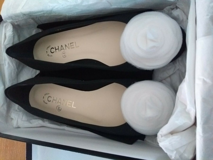 1990s Chanel white fabric camellia brooch  Cavalli e Nastri