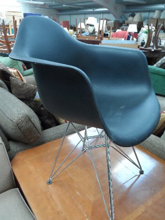 Charles Eames style chair (CODE CH 388)
