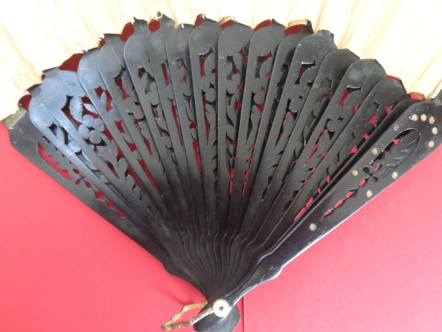 Antique Antique Ebony and Linen Fan