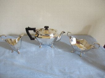 A Silver Tea Service by Goldsmiths & Silversmiths Co