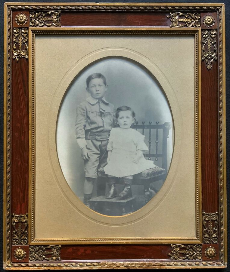 Enchanting Original Show-framed 19thc Double Portrait Photograph Of 2 Siblings