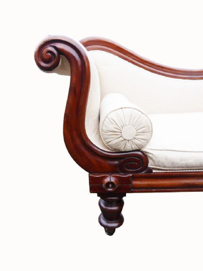 Antique Victorian Mahogany Chaise Longue