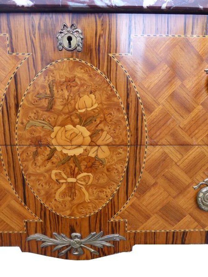 Antique Pair of Matched Tulip and Kingwood Inlaid Bedside Chests
