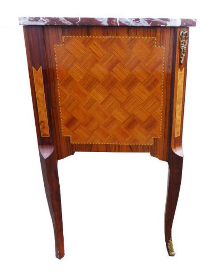 Antique Pair of Matched Tulip and Kingwood Inlaid Bedside Chests