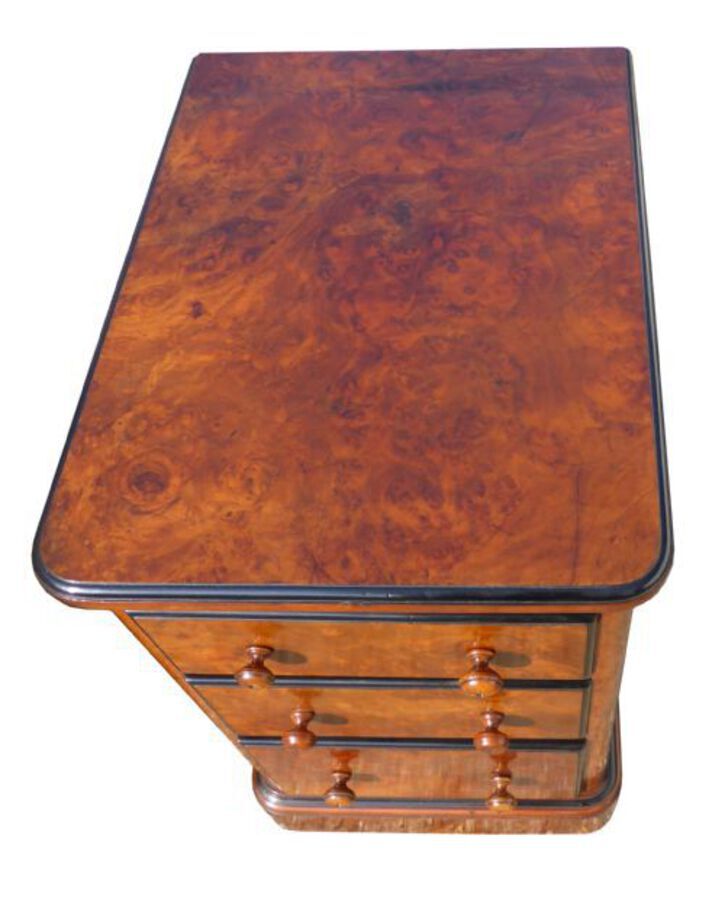 Antique Superb Pair of Victorian Burr Walnut Bedside Tables