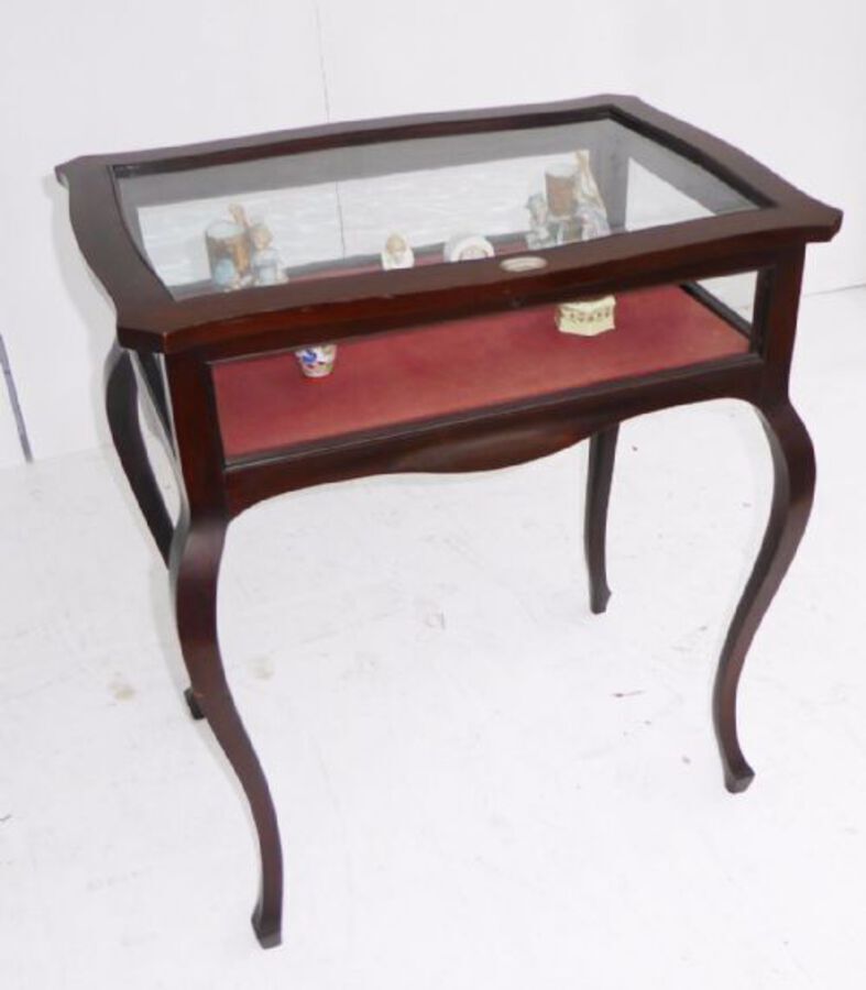 Antique Victorian Mahogany Bijouterie Table