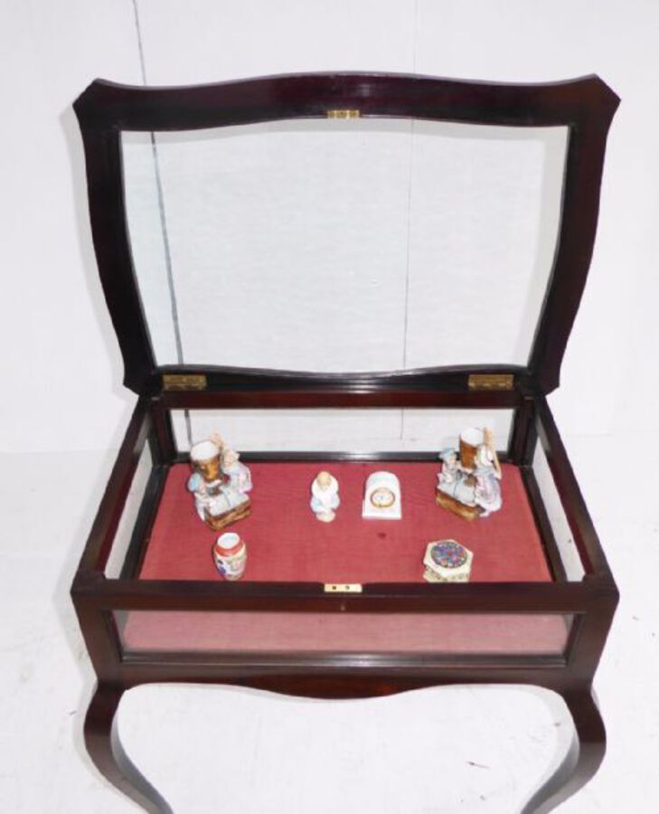 Antique Victorian Mahogany Bijouterie Table