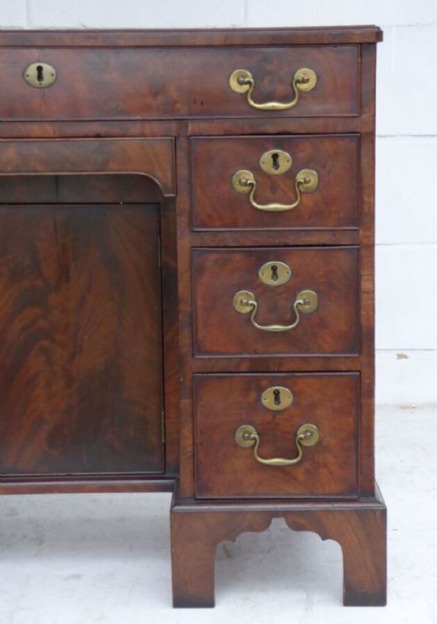 Antique George III Mahogany Kneehole Desk