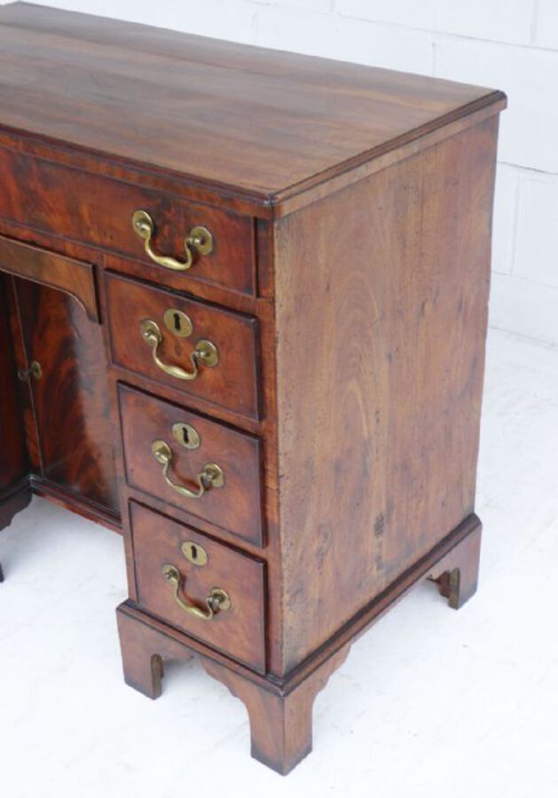Antique George III Mahogany Kneehole Desk