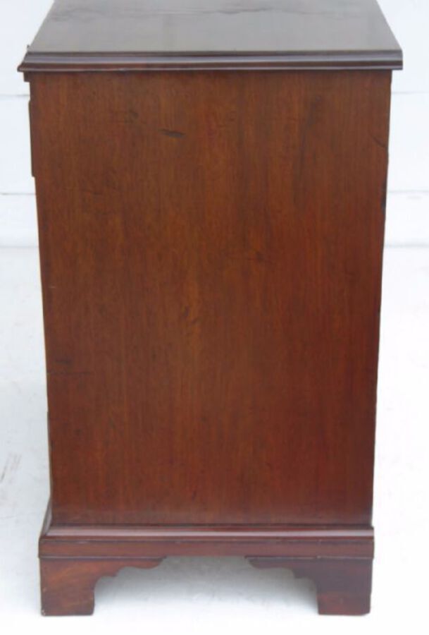 Antique George III Mahogany Chest of Drawers of Small Proportions