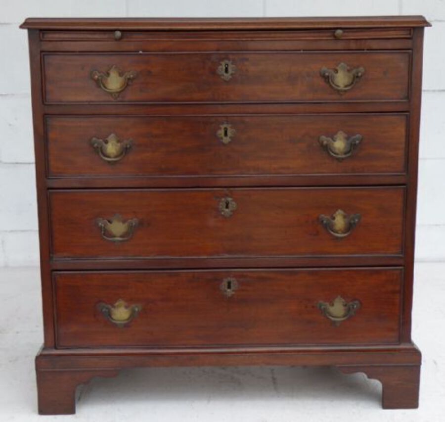 Antique George III Mahogany Chest of Drawers of Small Proportions