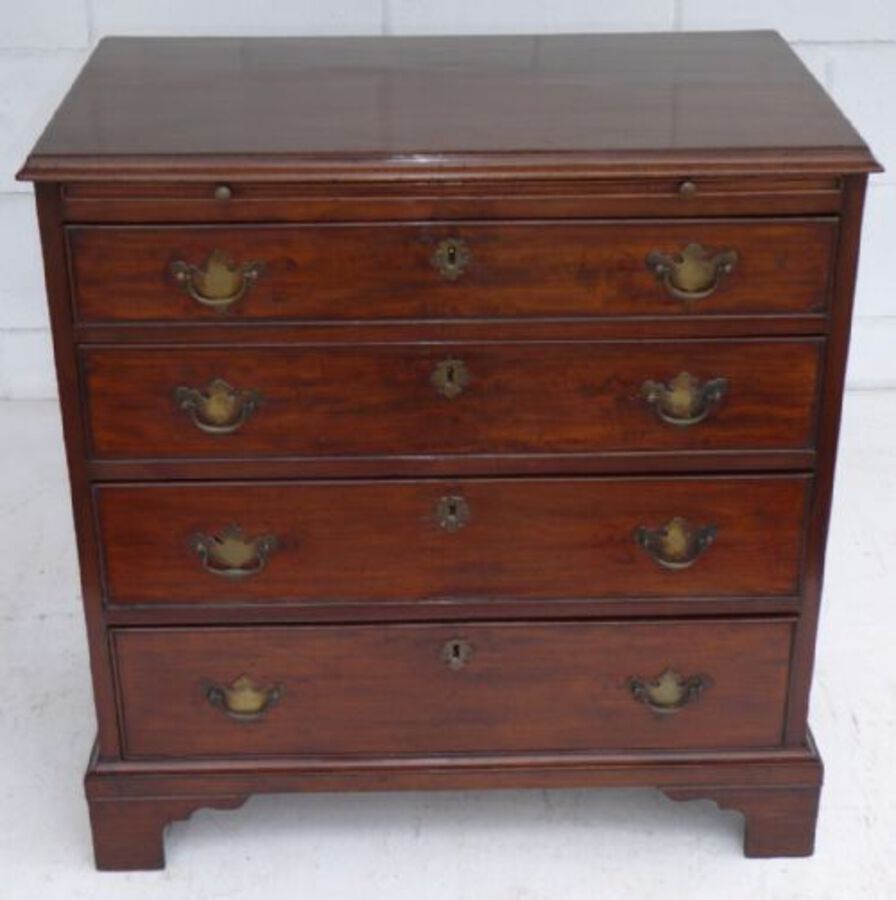 Antique George III Mahogany Chest of Drawers of Small Proportions