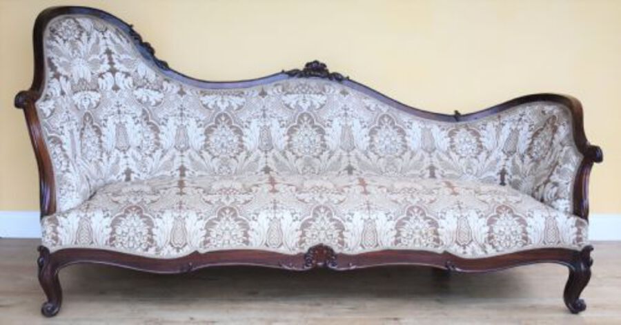 Large Victorian Rosewood Sofa/Settee