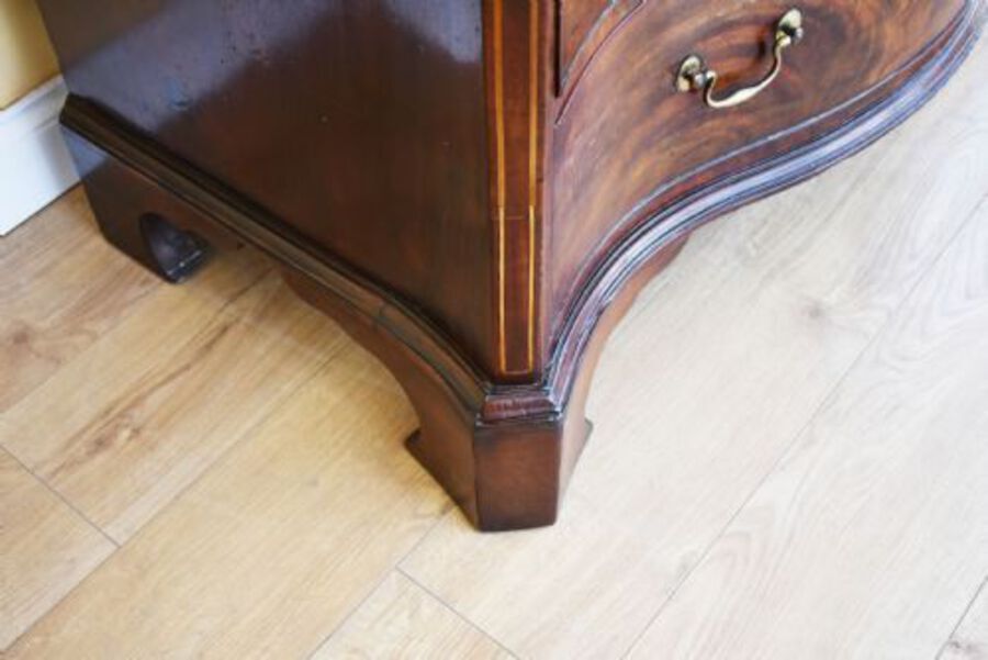 Antique George III Mahogany Serpentine Chest
