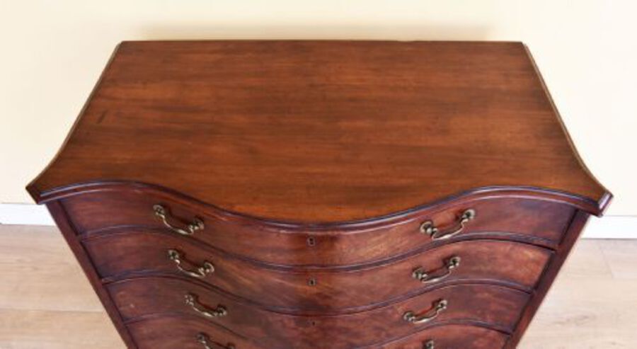 Antique George III Mahogany Serpentine Chest