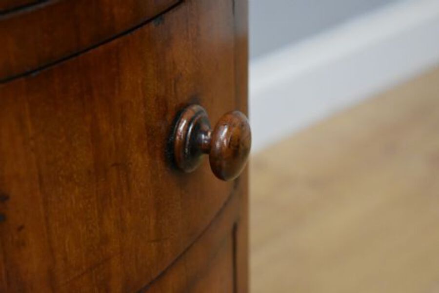 Antique Pair of 19th Century Victorian Mahogany Bow Front Bedside Chests