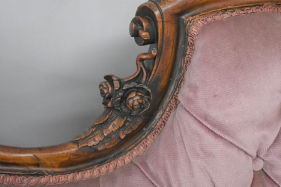 Antique Victorian Walnut chaise longue