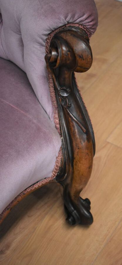 Antique Victorian Walnut chaise longue