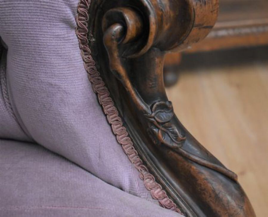 Antique Victorian Walnut chaise longue