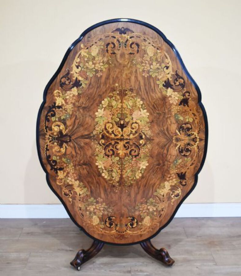 19th Century Victorian Walnut &amp; Marquetry Dining Table
