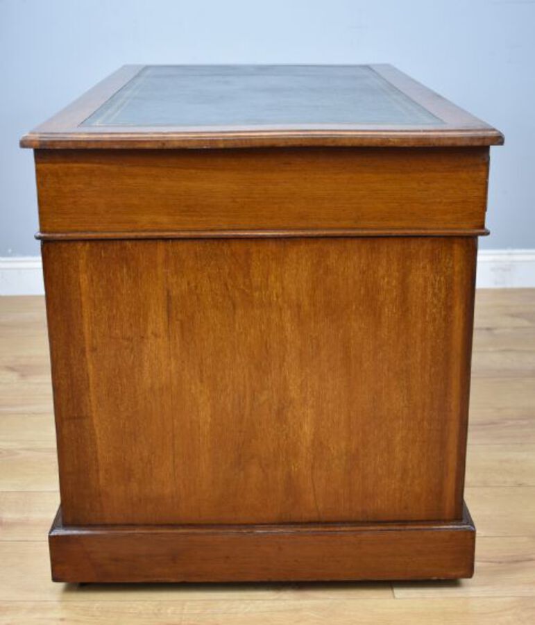 Antique 19th Century Victorian Mahogany Pedestal Desk