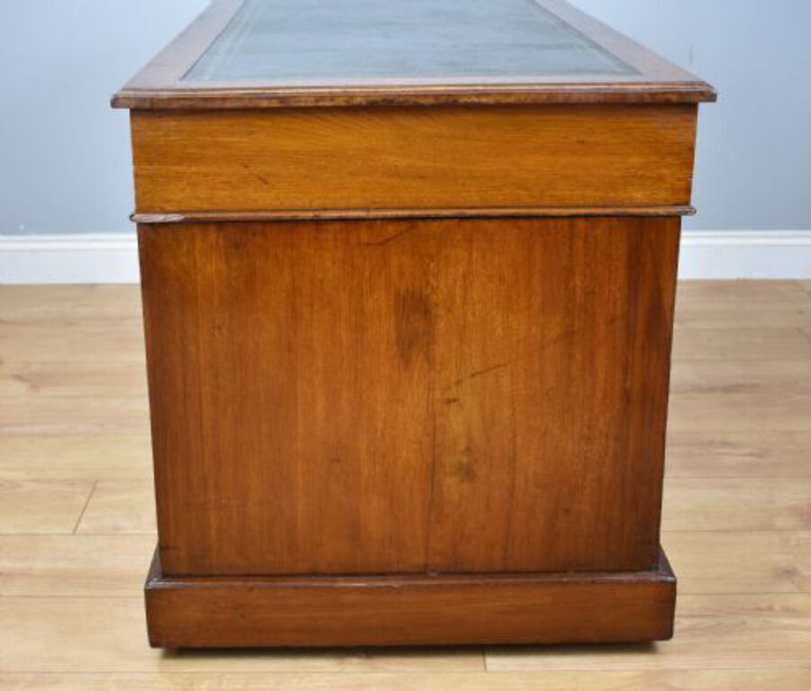 Antique 19th Century Victorian Mahogany Pedestal Desk