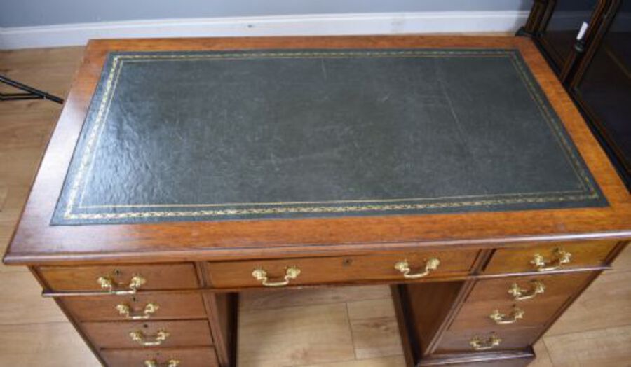 Antique 19th Century Victorian Mahogany Pedestal Desk