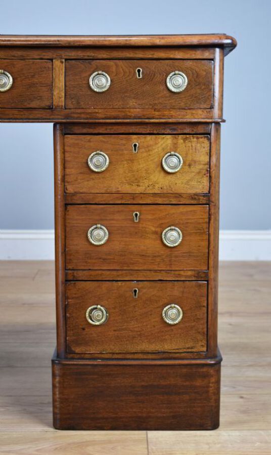 Antique 19th Century Victorian Mahogany Pedestal Desk