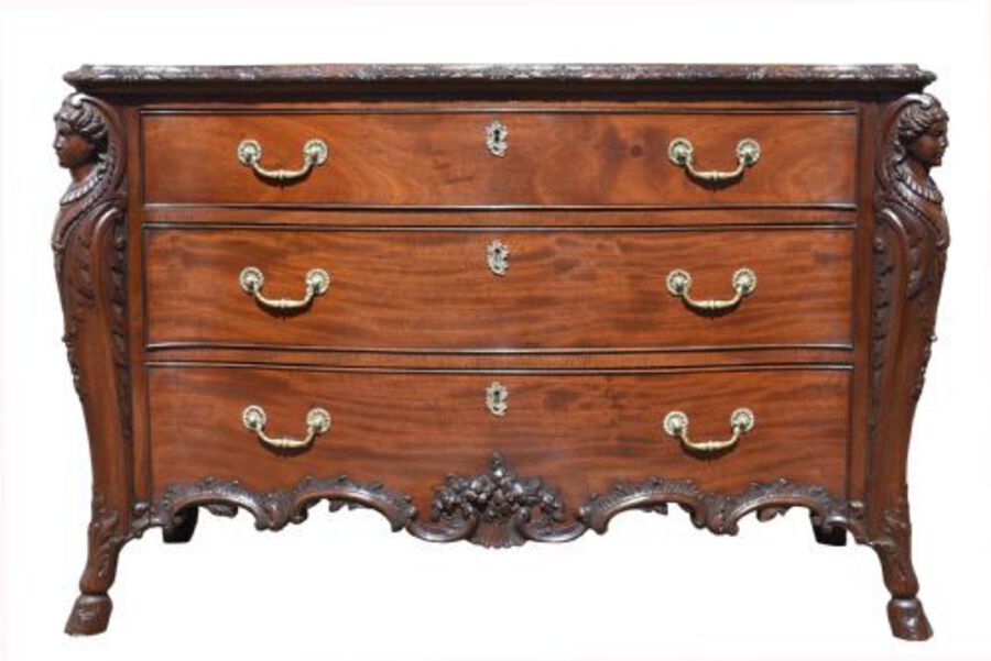 Antique 19th Century Mahogany Serpentine Chest of Drawers