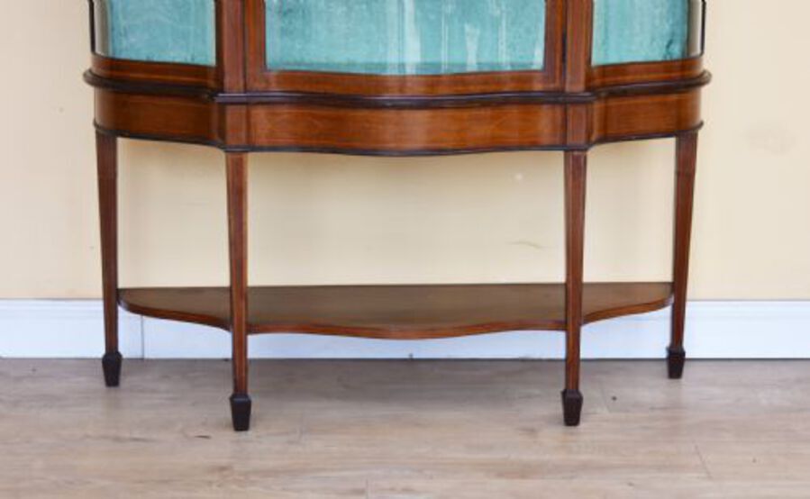 Antique 20th Century Edwardian Mahogany Inlaid Serpentine Display Cabinet
