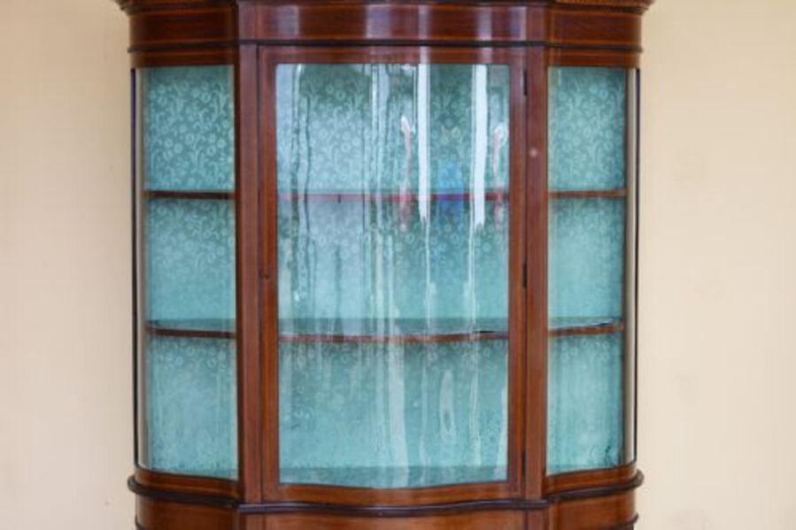 Antique 20th Century Edwardian Mahogany Inlaid Serpentine Display Cabinet