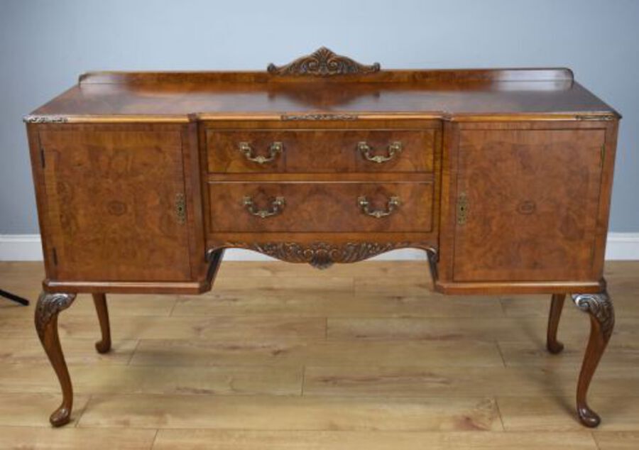 Antique 20th Century Queen Anne Style Burr Walnut Dining Suite