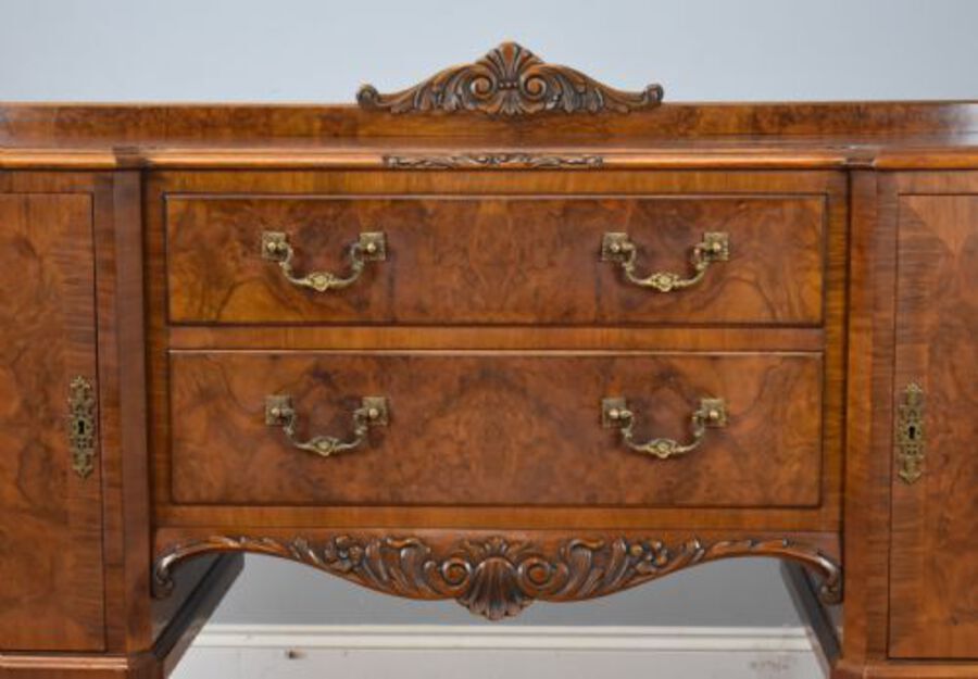Antique 20th Century Queen Anne Style Burr Walnut Dining Suite