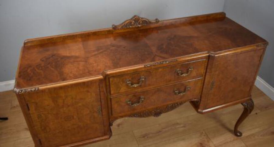 Antique 20th Century Queen Anne Style Burr Walnut Dining Suite