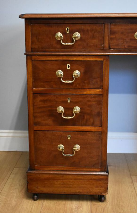 Antique 19th Century Victorian Mahogany Pedestal Desk