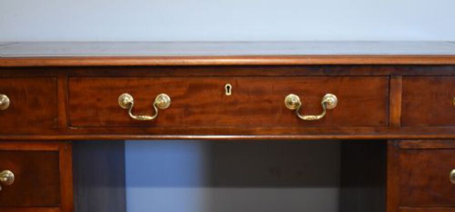 Antique 19th Century Victorian Mahogany Pedestal Desk