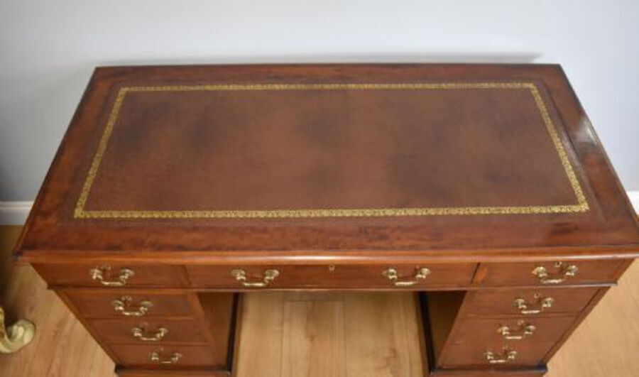 Antique 19th Century Victorian Mahogany Pedestal Desk