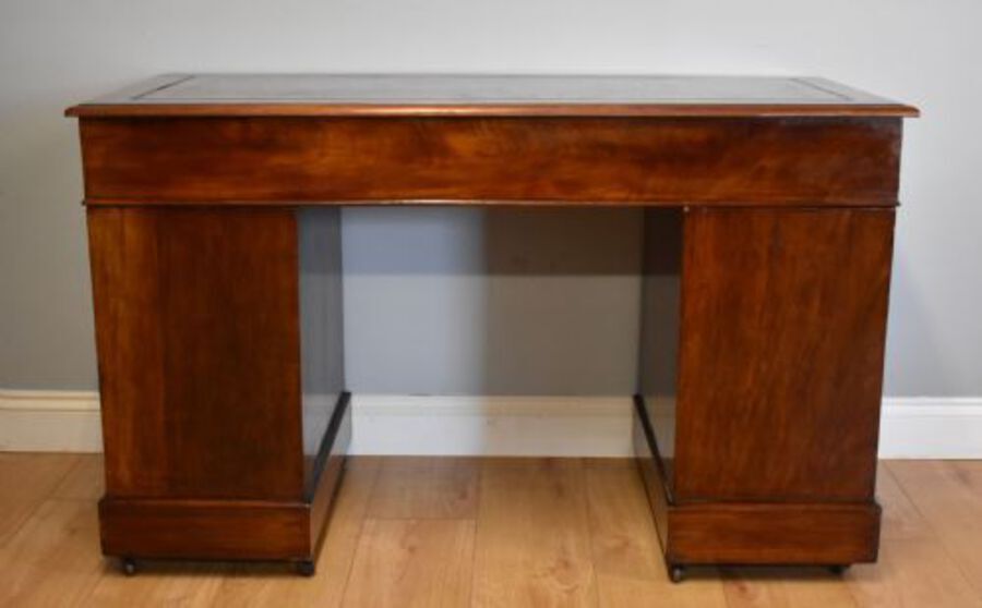 Antique 19th Century Victorian Mahogany Pedestal Desk