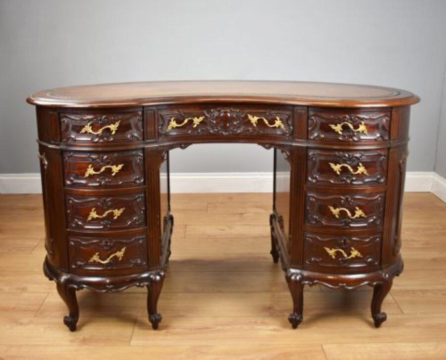 19th Century Victorian Mahogany Kidney Shaped Desk by Maple &amp; Co