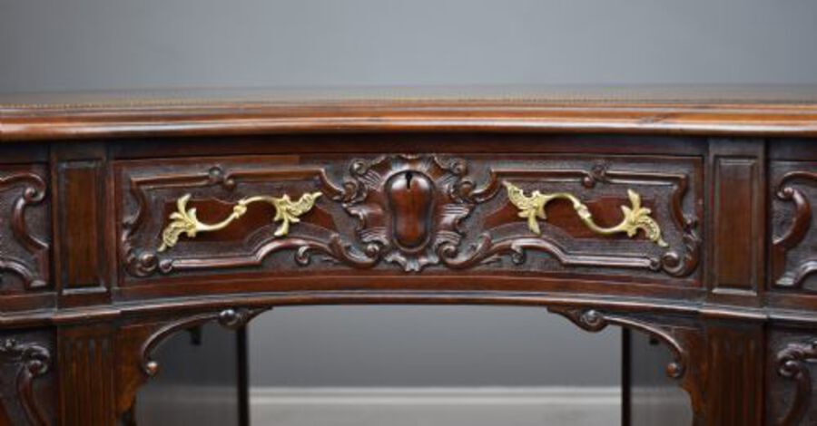 Antique 19th Century Victorian Mahogany Kidney Shaped Desk by Maple & Co