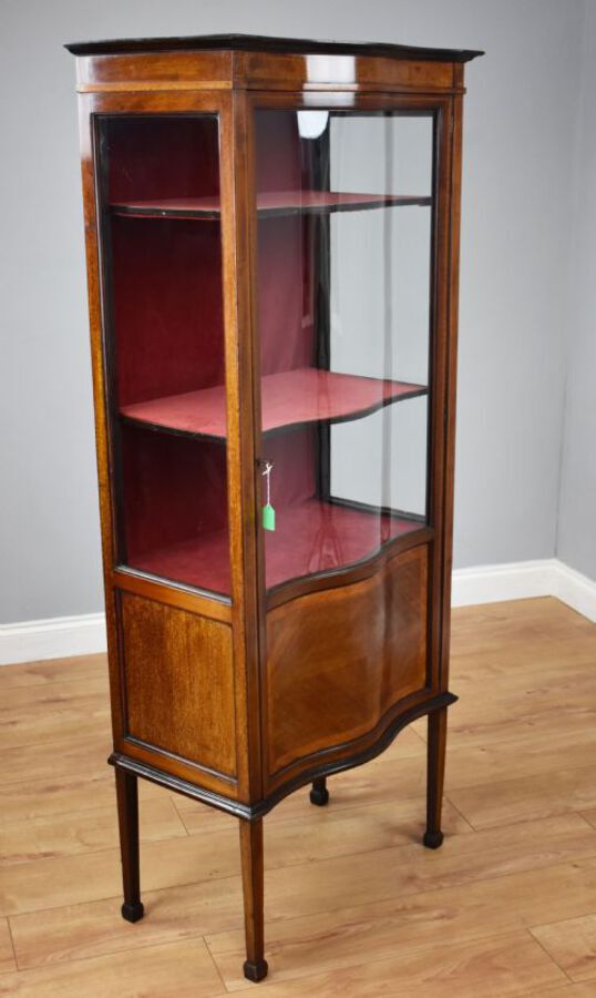 20th Century Edwardian Mahogany Serpentine Display Cabinet 